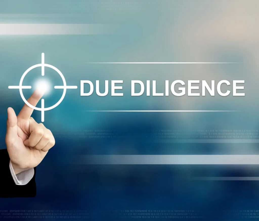 Symbolische afbeelding van due diligence-onderzoek: een target-icoon met de tekst "Due Diligence"